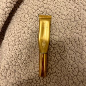 Charlotte Tilbury
Beauty Highlighter Wand